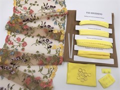 Набор с вышивкой на сетке загар/желтый цветочный