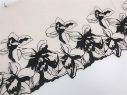 Вышивка на сетке неэластичная бежевый/черные цветы, левая - фото 6925